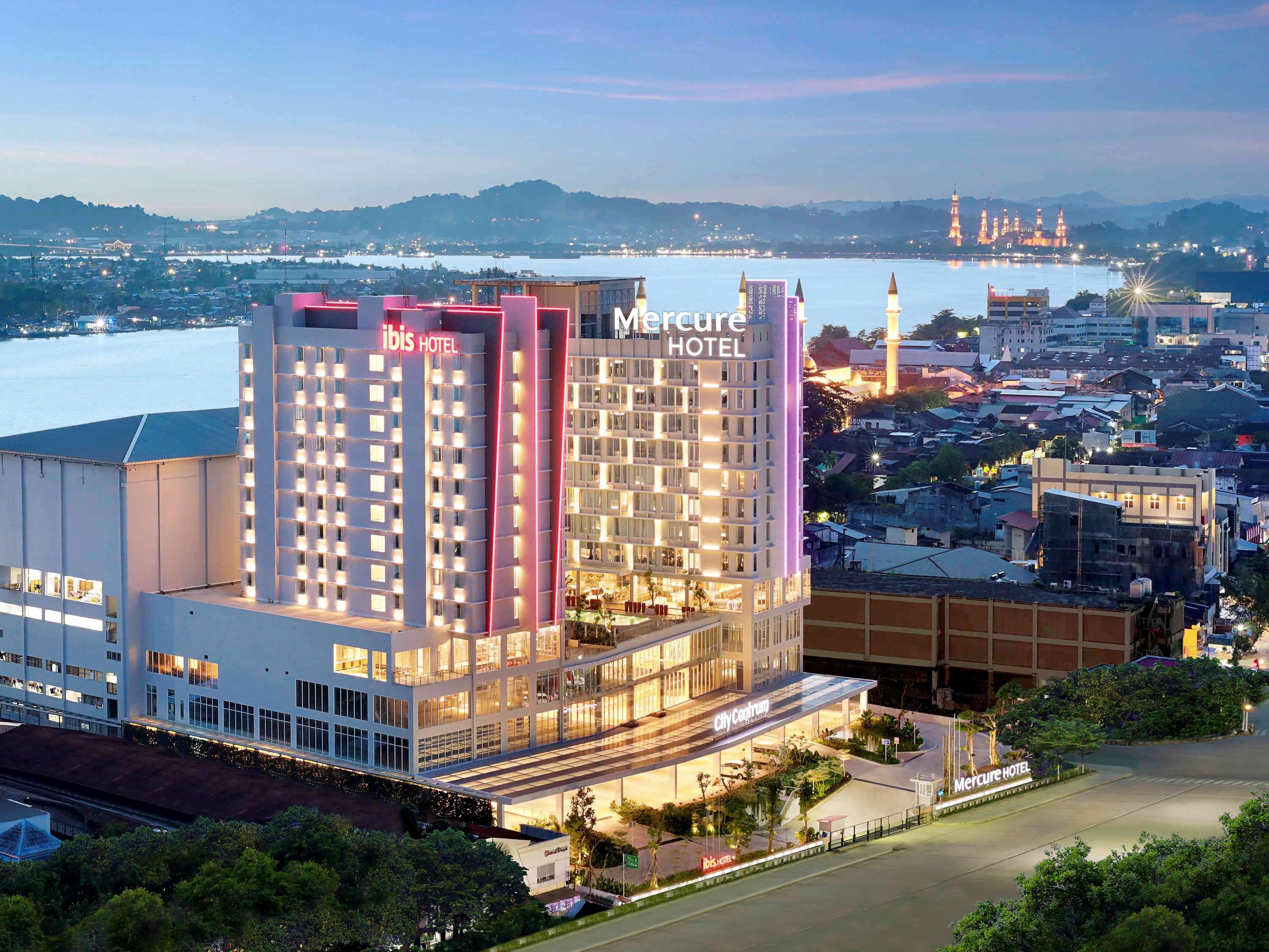 Mercure Samarinda Hotel Exterior foto